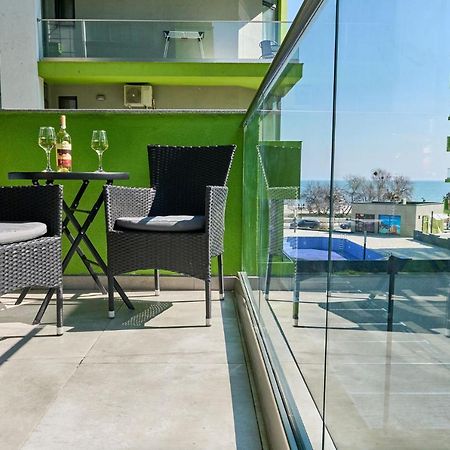 Seastar Apartment - Spa N Pools Beach Resort Mamaia Exterior foto